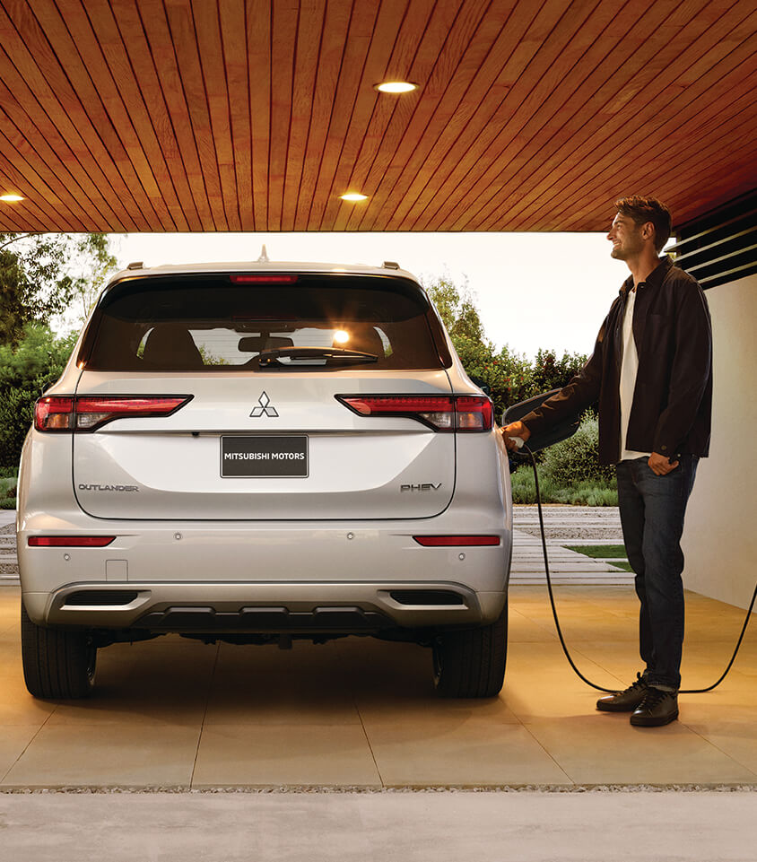Mitsubishi 2025 Outlander PHEV Brochure Mitsubishi 2025 Outlander PHEV Brochure